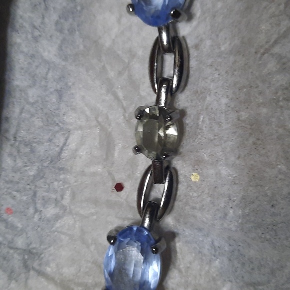 Zwarovski crystal Necklace - Picture 14 of 16